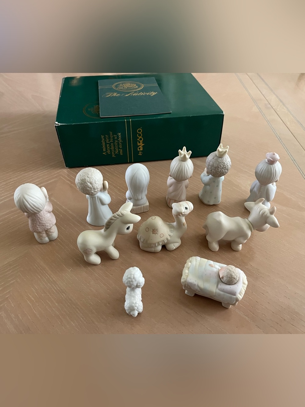 Precious Moments Miniature Nativity 11 piece set. - Picture 3 of 10